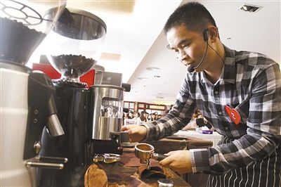 “啡遍九州”華南地區總決賽舉行 咖啡飄香 技驚四座